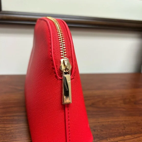 Carolina Herrera Red Women's Cosmetic Bag. - Picture 5 of 7